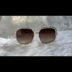 ***NWOT***Tan Lens Rhinestone Sunglasses